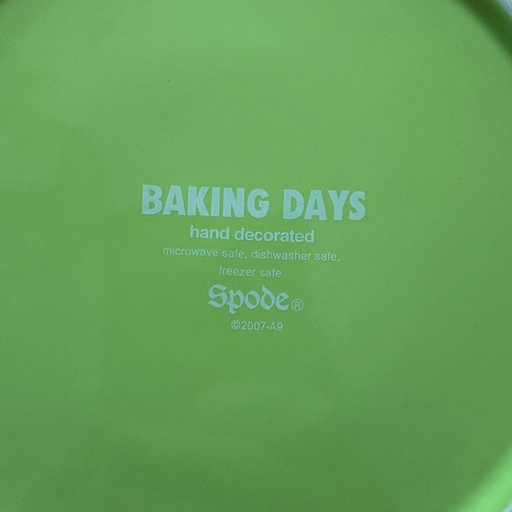 SPODE Baking Days Polka Dot Dinner Plates in Lime Green - Picture 6 of 10